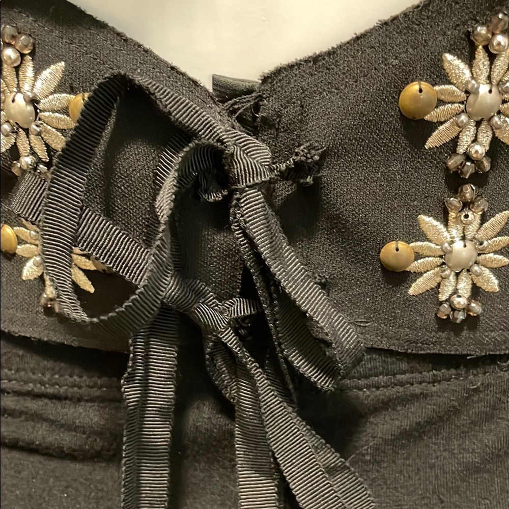 Elizabeth&James Vintage Black Embellished Deep V-Neck Halter Crop Top NWOT S - Picture 4 of 9